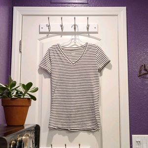 mossimo striped v-neck ☆